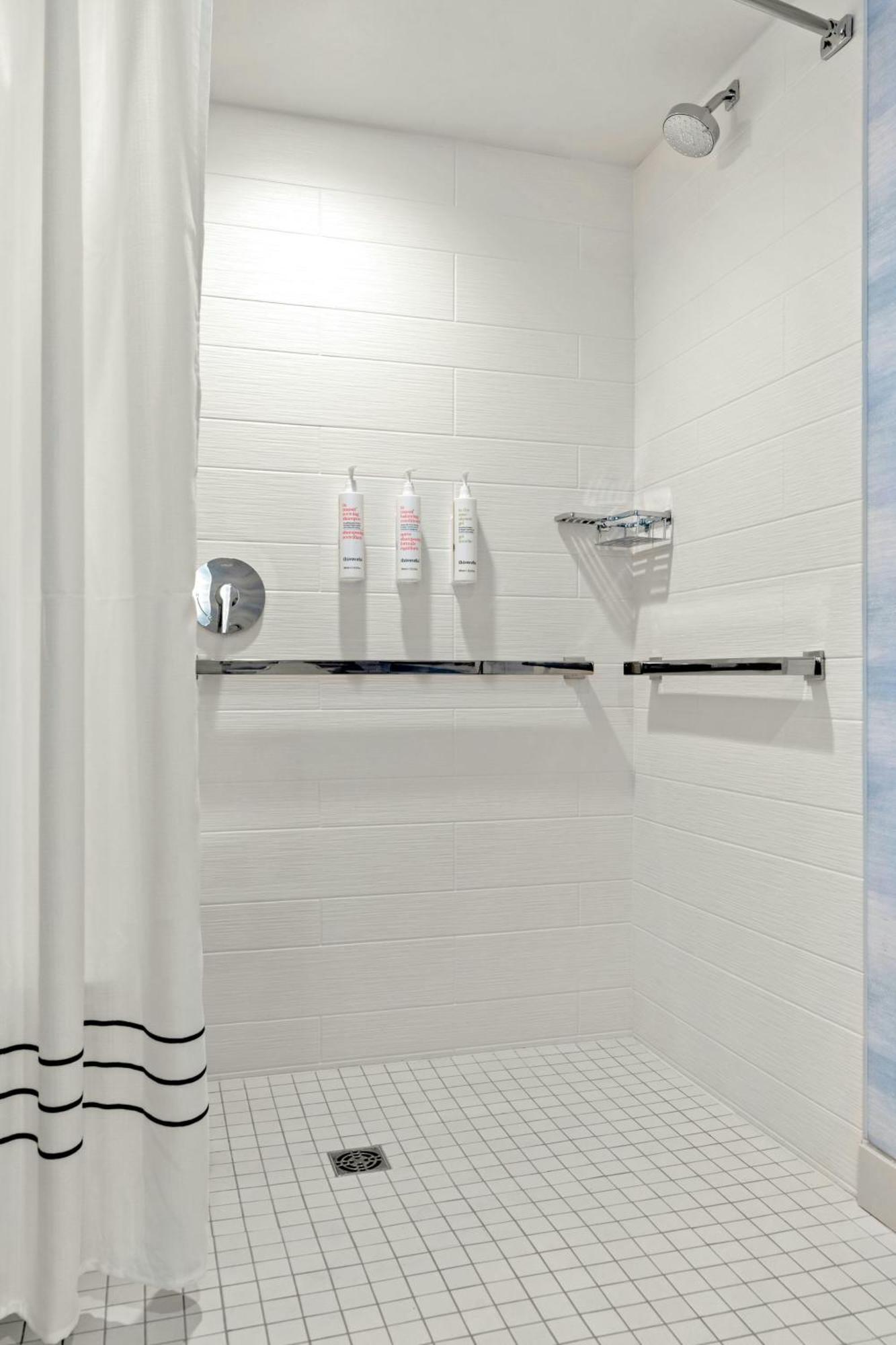 Отель Marriott San Antonio Airport Экстерьер фото